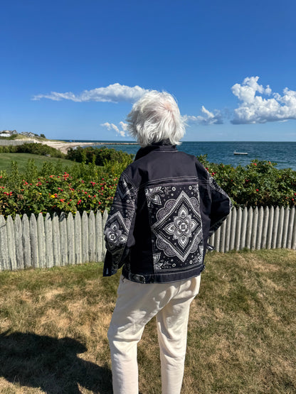 Bandana Print Women's Jean Jacket ⚫🤍